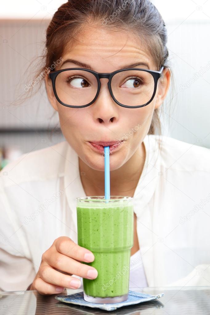 Green vegetable smoothie juice - woman drinking — Stock Photo © Maridav ...