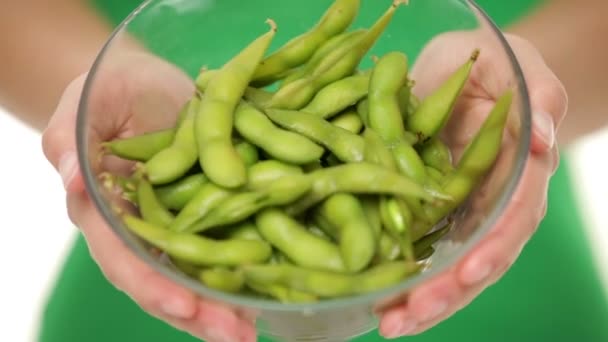 Soy beans - healthy food woman — Stock Video