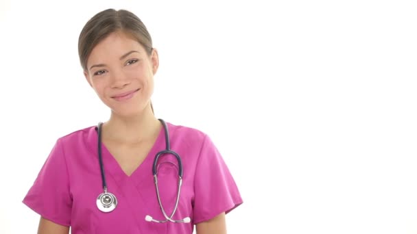 Enfermeira médica ou jovem médico sorrindo retrato feliz — Vídeo de Stock