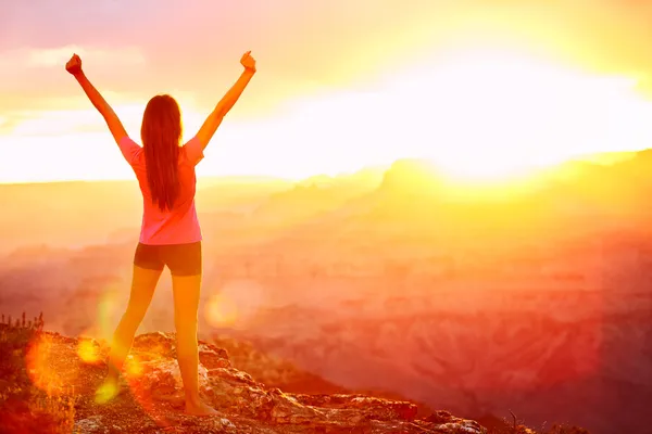 Libertad y aventura - mujer feliz, Gran Cañón — Foto de Stock