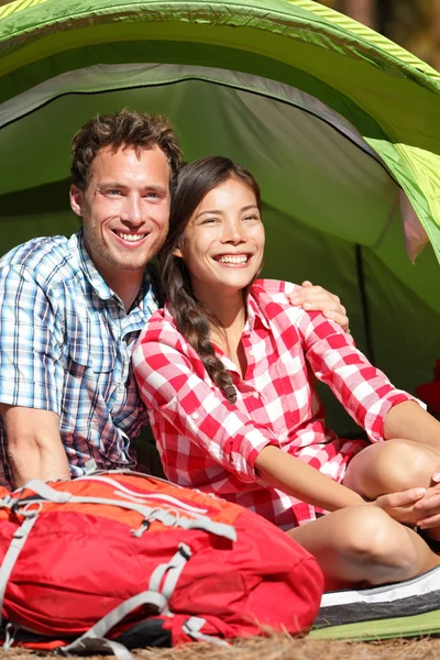 Couple camping in tent happy in romance — Stock Photo, Image
