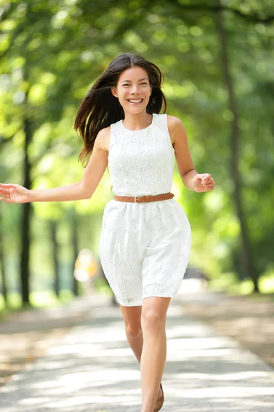 Menina asiática feliz — Fotografia de Stock