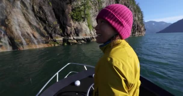 Tourist on Boat Tour by Waterfall in Beautiful Nature Landscape in British Columbia Near Bute, Toba Inlet, Campbell River. Whale Watching, Bear Viewing, Salmon Fishing Travel Destination, Canada — Stock Video