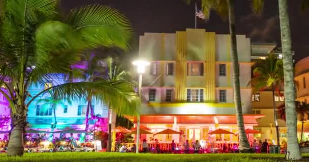 Miami Beach, Art Deco District, Flórida, EUA na Ocean Drive - hiperlapso — Vídeo de Stock