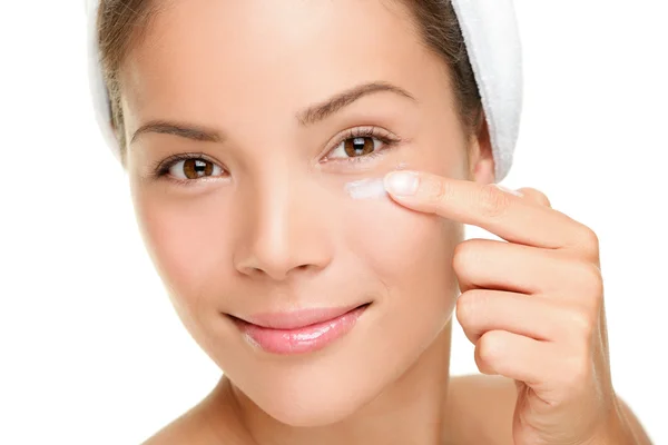 Crema facial mujer — Foto de Stock