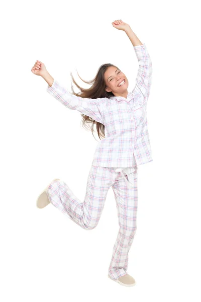 Fröhlich glücklich tanzende Pyjama-Frau — Stockfoto