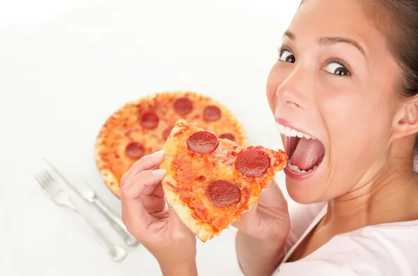 Eğlenceli yemek lokanta - pizza — Stockfoto