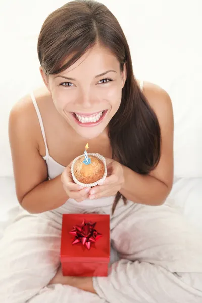 Mulher de aniversário — Fotografia de Stock