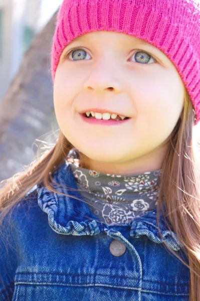 Portrait of a little girl — Stock Photo, Image