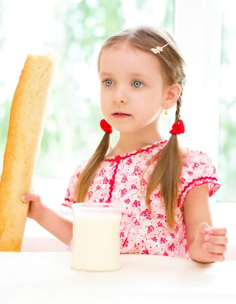 Child drinking milk — Stock Photo, Image