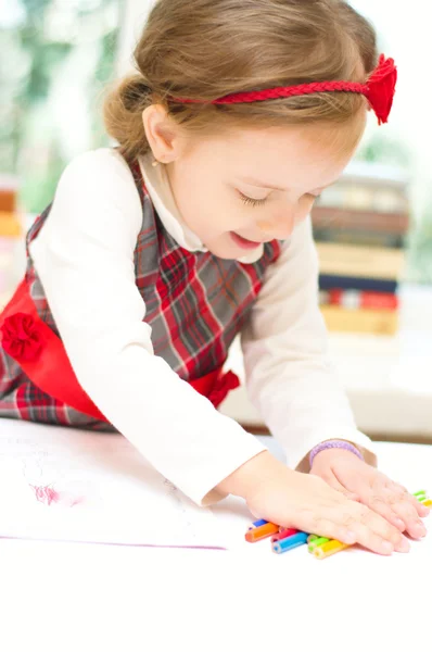 Bambina con pastello — Foto Stock