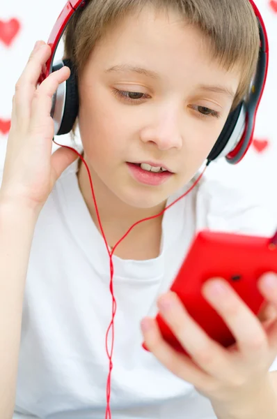 Criança ouvindo a música — Fotografia de Stock