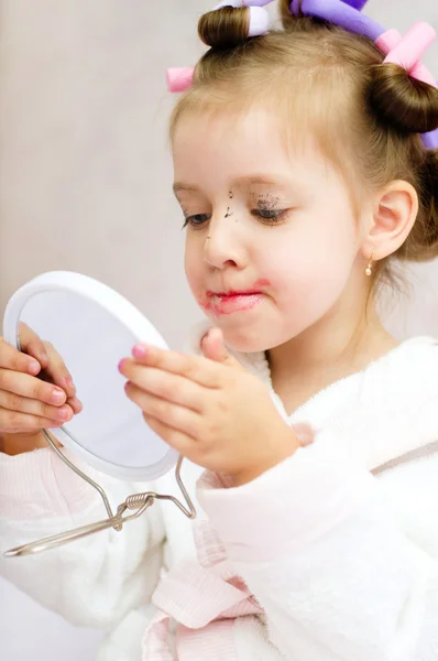 Kid painting lips — Stock Photo, Image