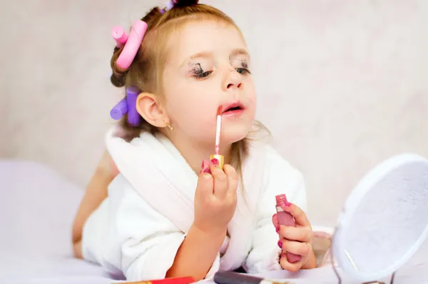 Kid painting lips — Stock Photo, Image
