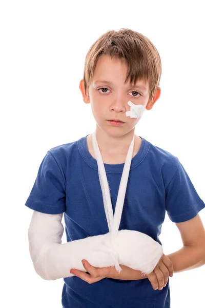 Boy with a broken arm — Stock Photo, Image