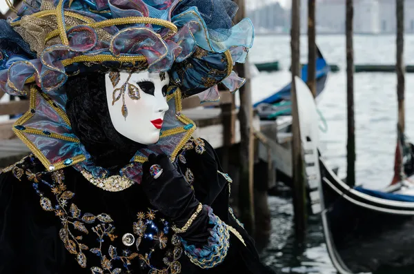 Masked person at the Venice Carnival 2013 — Stock Photo, Image