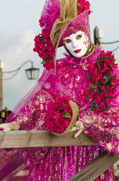 Masked person at the Venice Carnival 2013 — Stock Photo, Image