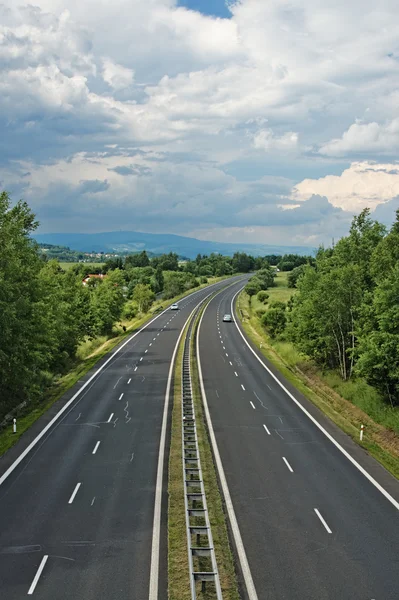 고속도로와 시골 풍경 — 스톡 사진