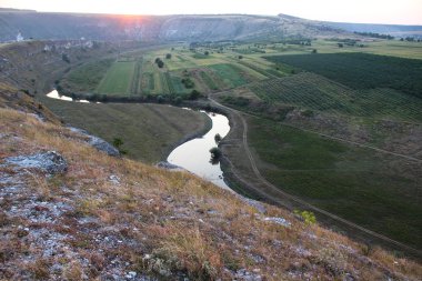 gün batımında orheiul vechi Vadisi panoramik görünümü