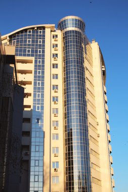 yeni yüksek artış apartmanda
