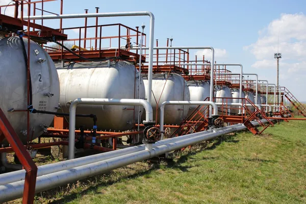 Grandes cilindros de gas (tanques ) —  Fotos de Stock