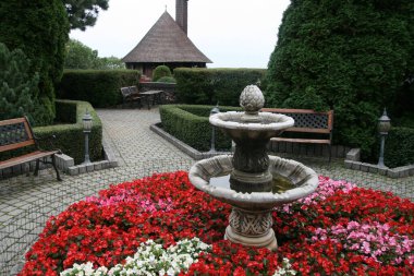 10-13-2021 Smolenice, Slovakya Smolenice Kalesi Küçük Karpatlar 'ın doğu yamacında, Slovakya' nın Smolenice kasabası yakınlarında..