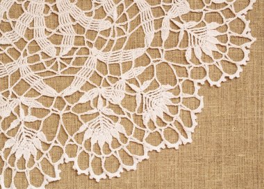 Tuval üzerine dantel