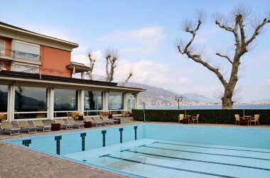 otel deniz sezonu için hazırlanıyor