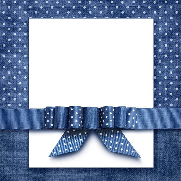 Schleife auf blauem und weißem Hintergrund — Stockfoto
