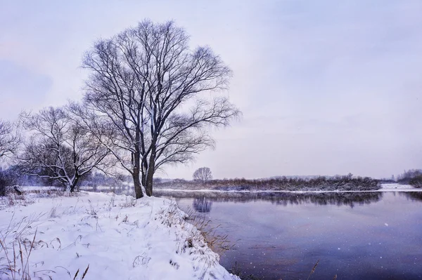 Winter rivier — Stockfoto