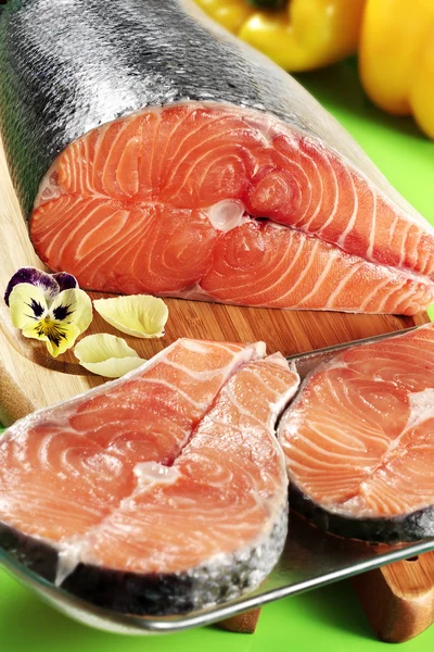 Salmón crudo — Foto de Stock