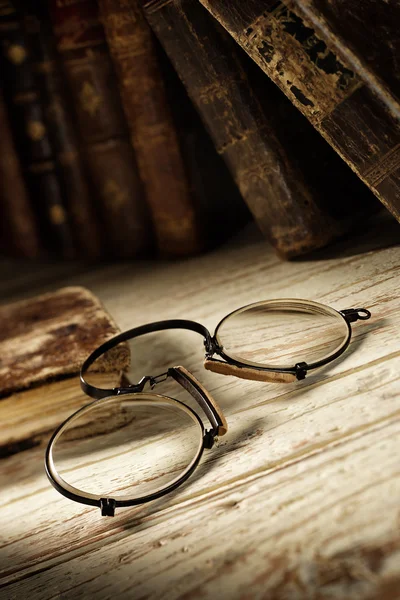 Antique spectacles — Stock Photo, Image