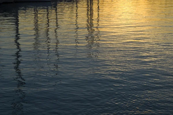 Puesta de sol en el agua — Foto de Stock