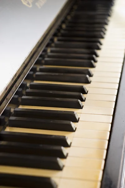 Starožitný klavír klávesnice — Stock fotografie