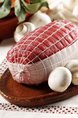 doldurulmuş sığır eti rulo