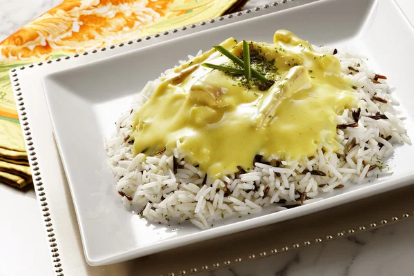 Ris med currysås — Stockfoto