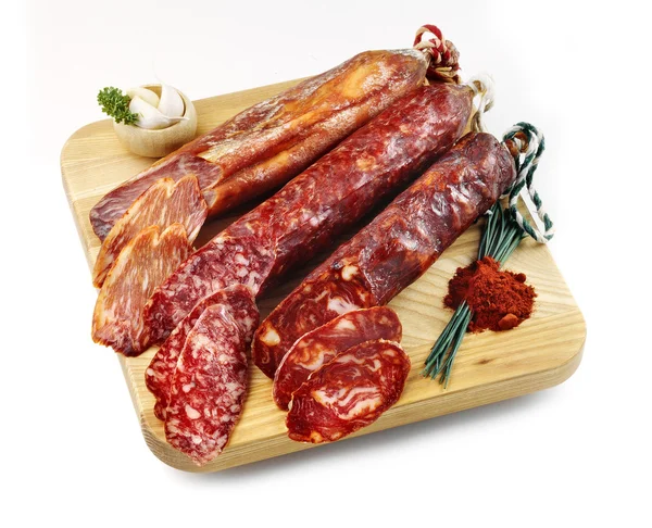 Fläskkarré, salami och korv — Stockfoto