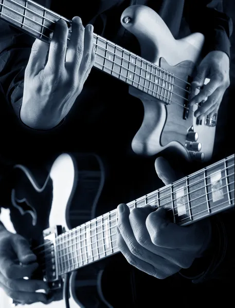 Gitara basowa i gitara na niebiesko — Zdjęcie stockowe