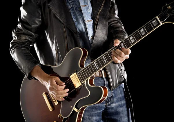 Homem tocando guitarra rock — Fotografia de Stock