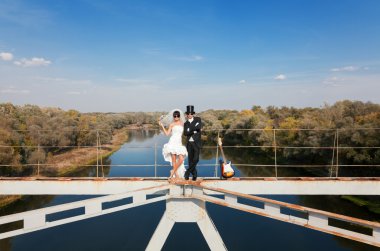 Gelin ve damat Nehri Köprüsü
