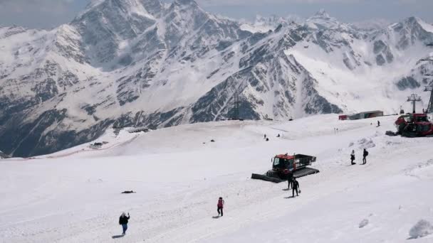 View of the legendary glacier seven, located in the Elbrus region. Donguzorun peak and Nakra peak. Russia, Kabardino-Balkaria, 14 May 2021 — Wideo stockowe