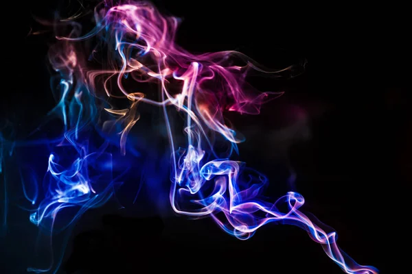 Humo Del Color Mueve Sobre Fondo Oscuro — Foto de Stock