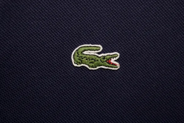 Lacoste krokodil — Stockfoto