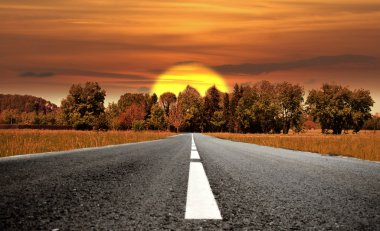 Gün batımına giden yol