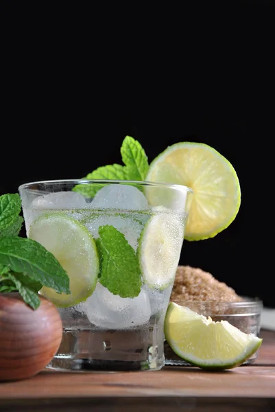 Glas Mojito-Cocktail — Stockfoto