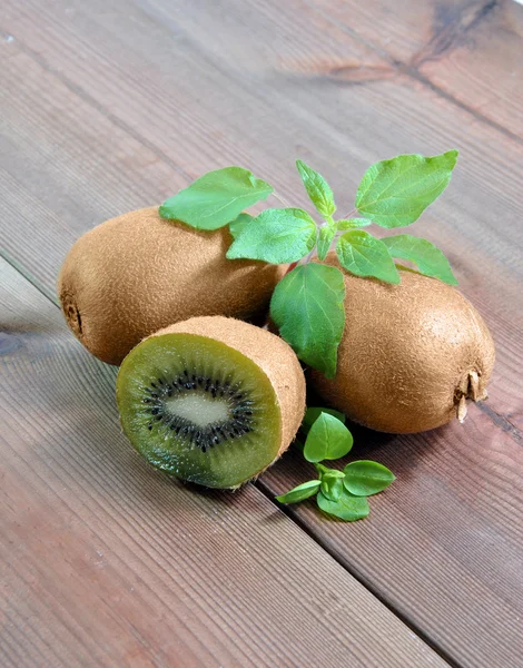 Cut pieces of kiwi — Stock Photo, Image