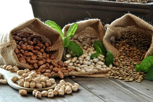 Lentejas, garbanzos, judías rojas — Foto de Stock