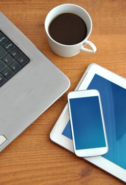 bilgisayarlar ve telefonlar l ile ofis