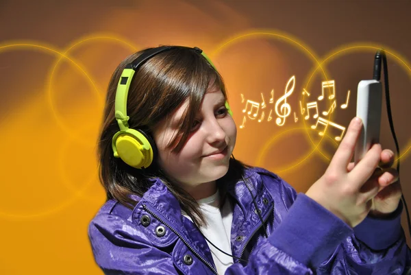 Girl listening music — Stock Photo, Image