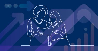 İki farklı takım üyesi sürekli çizgi çizimi sırasında kağıt üzerinde iş projesini tartıştılar